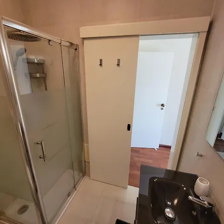 Newly Remodeled 2bd Brilliant Oura Strip 9min Daire *