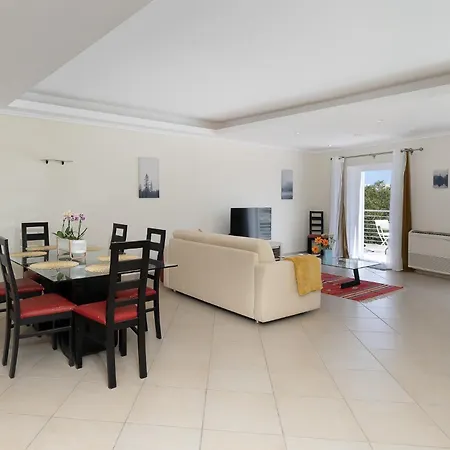 Newly Remodeled 2bd Brilliant Oura Strip 9min Apartmán *