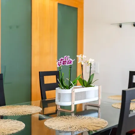 Апартаменты Newly Remodeled 2bd Brilliant Oura Strip 9min Албуфейра