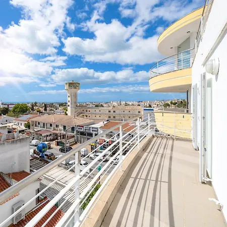 Апартаменты Newly Remodeled 2bd Brilliant Oura Strip 9min Албуфейра