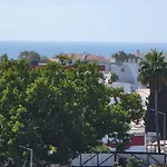 Newly Remodeled 2bd Brilliant Oura Strip 9min *