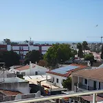 Newly Remodeled 2bd Brilliant Oura Strip 9min アパート