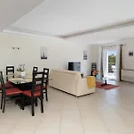 Newly Remodeled 2bd Brilliant Oura Strip 9min アパート *