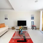 アパート Newly Remodeled 2bd Brilliant Oura Strip 9min アルブフェイラ