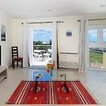 Newly Remodeled 2bd Brilliant Oura Strip 9min * アルブフェイラ